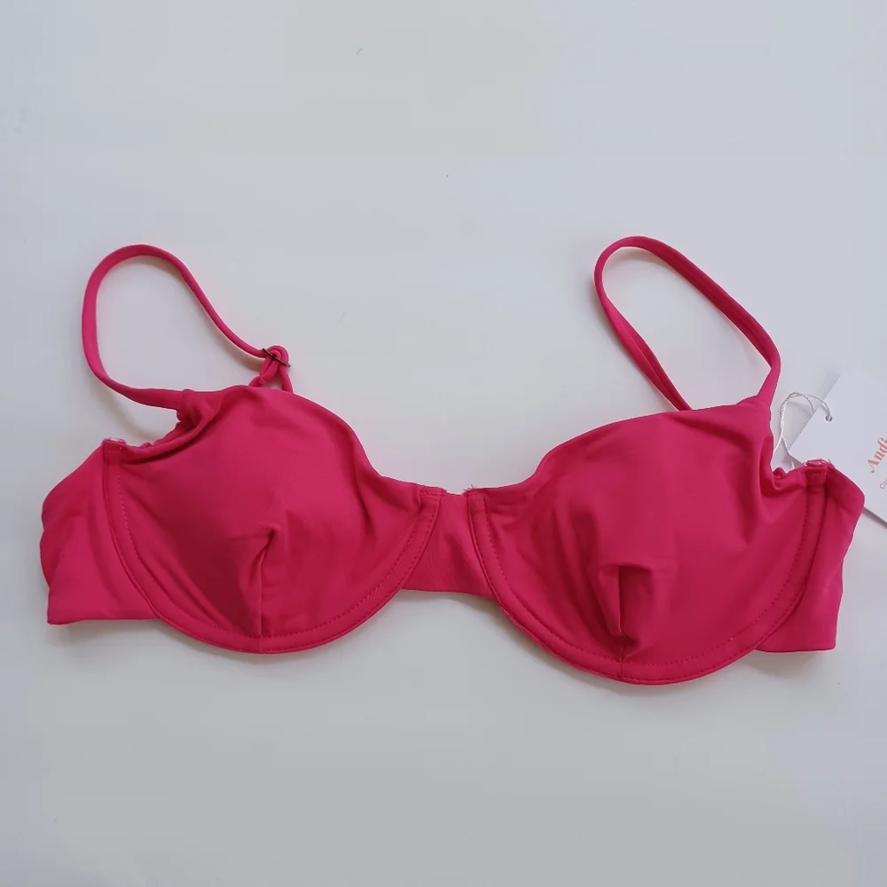 Andie The Bermuda Bikini Top Size M Women Underwired Adjustable Strap Scoop Neck